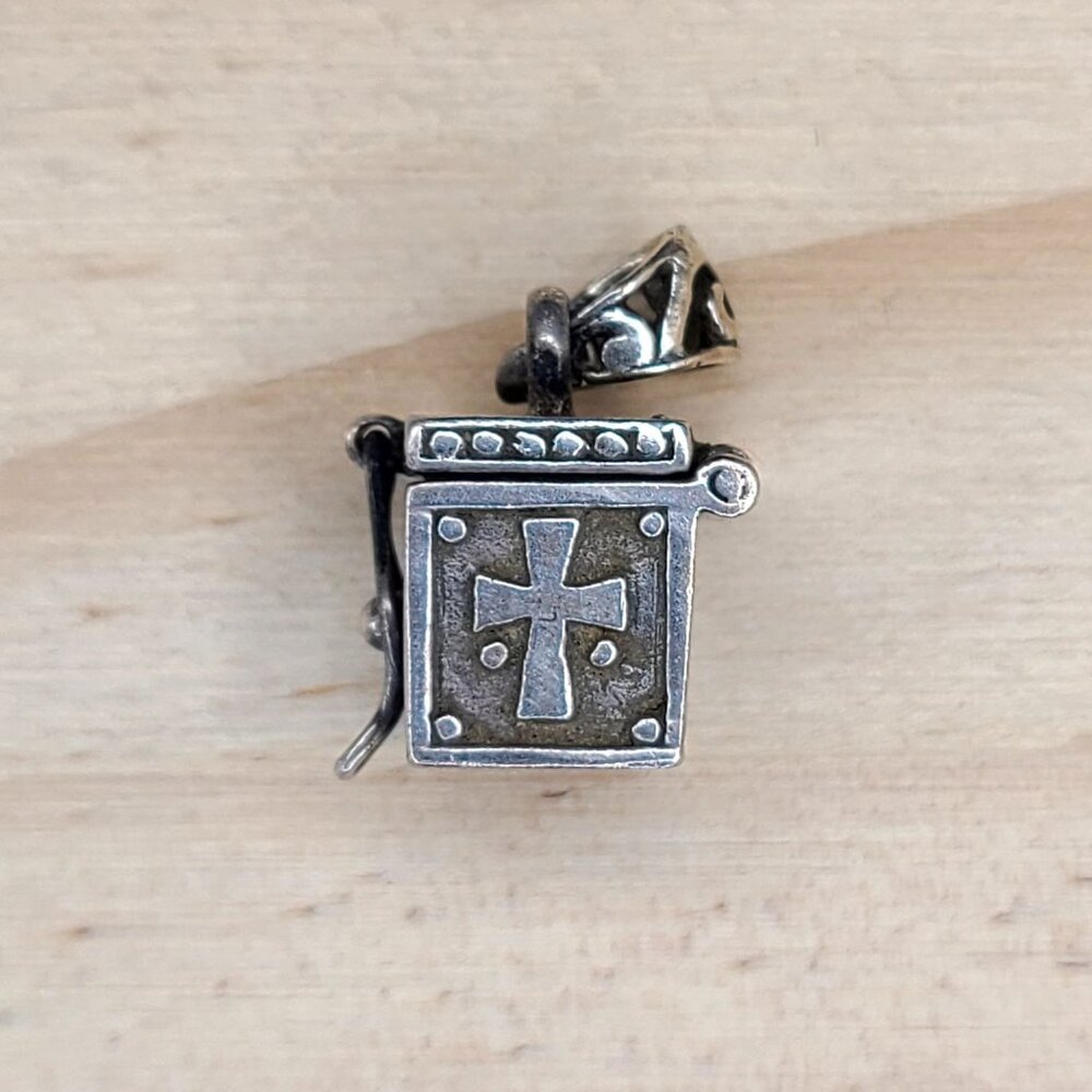 Vintage Sterling Silver 925 Hinged Prayer Box Pendant Charm 3.7g 1/2" Religious - Picture 3 of 12
